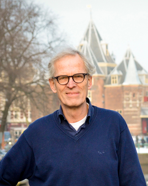 702c3 Education AriedenBoon The creating of a MOOC at the University of Amsterdam